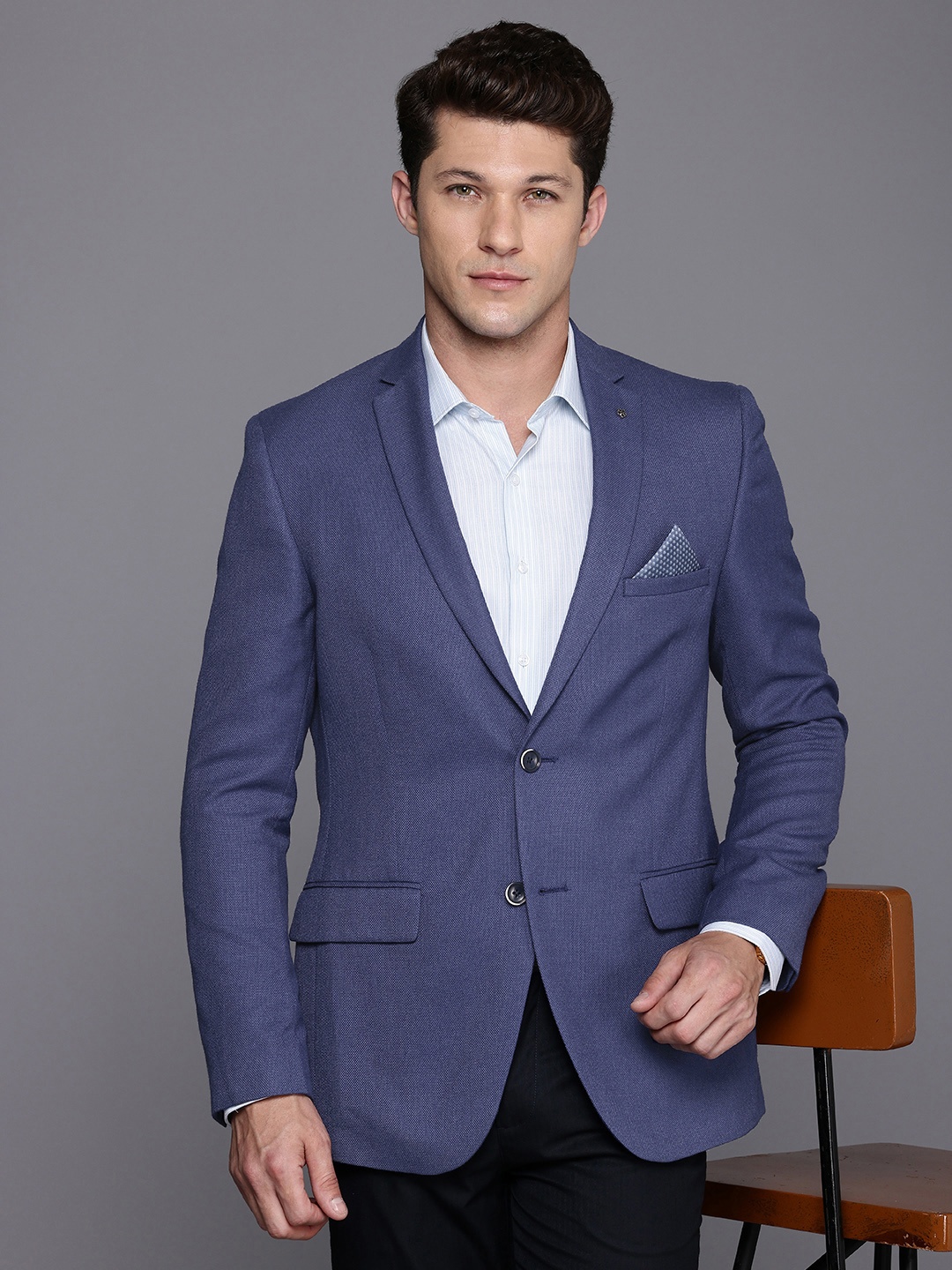 

Theme Men Solid Slim Fit Blazer, Blue