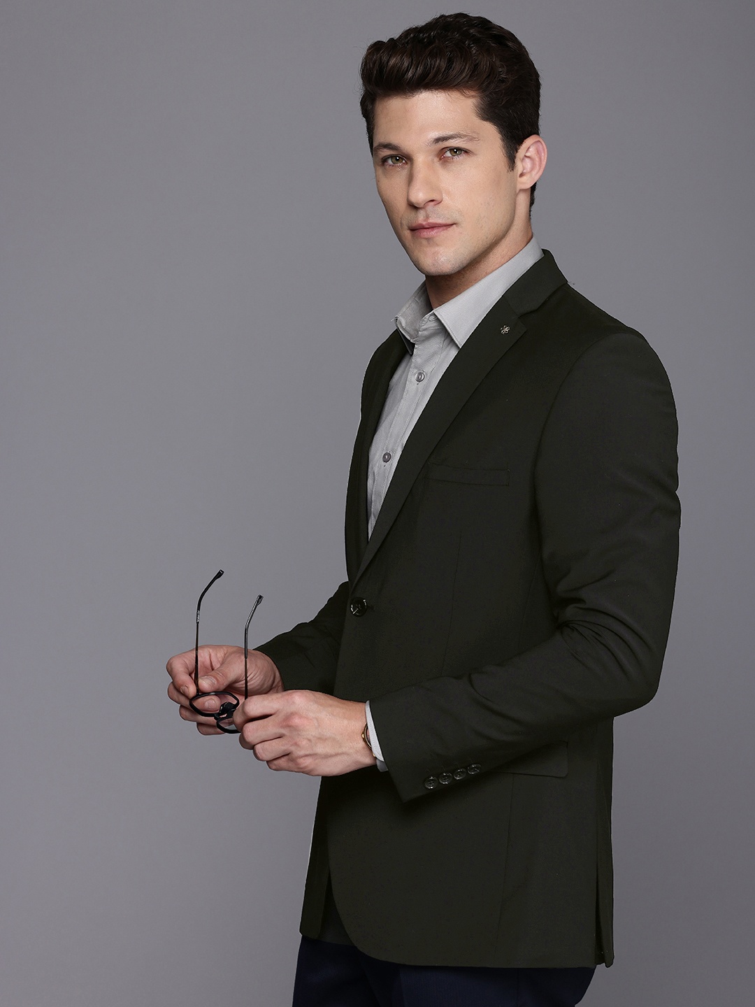 

Theme Men Solid Slim Fit Blazer, Black