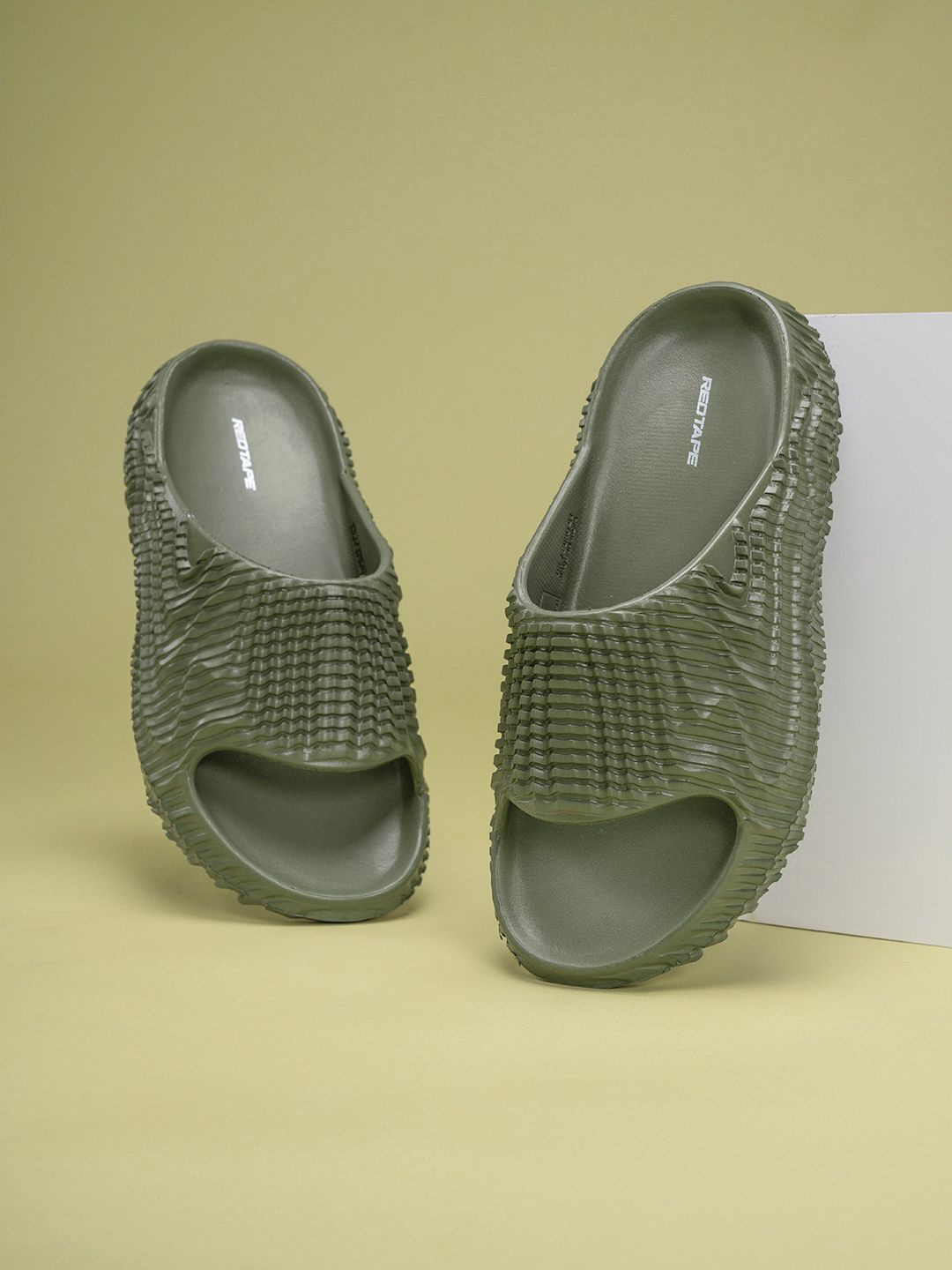 

Red Tape Men Rubber Sliders, Olive