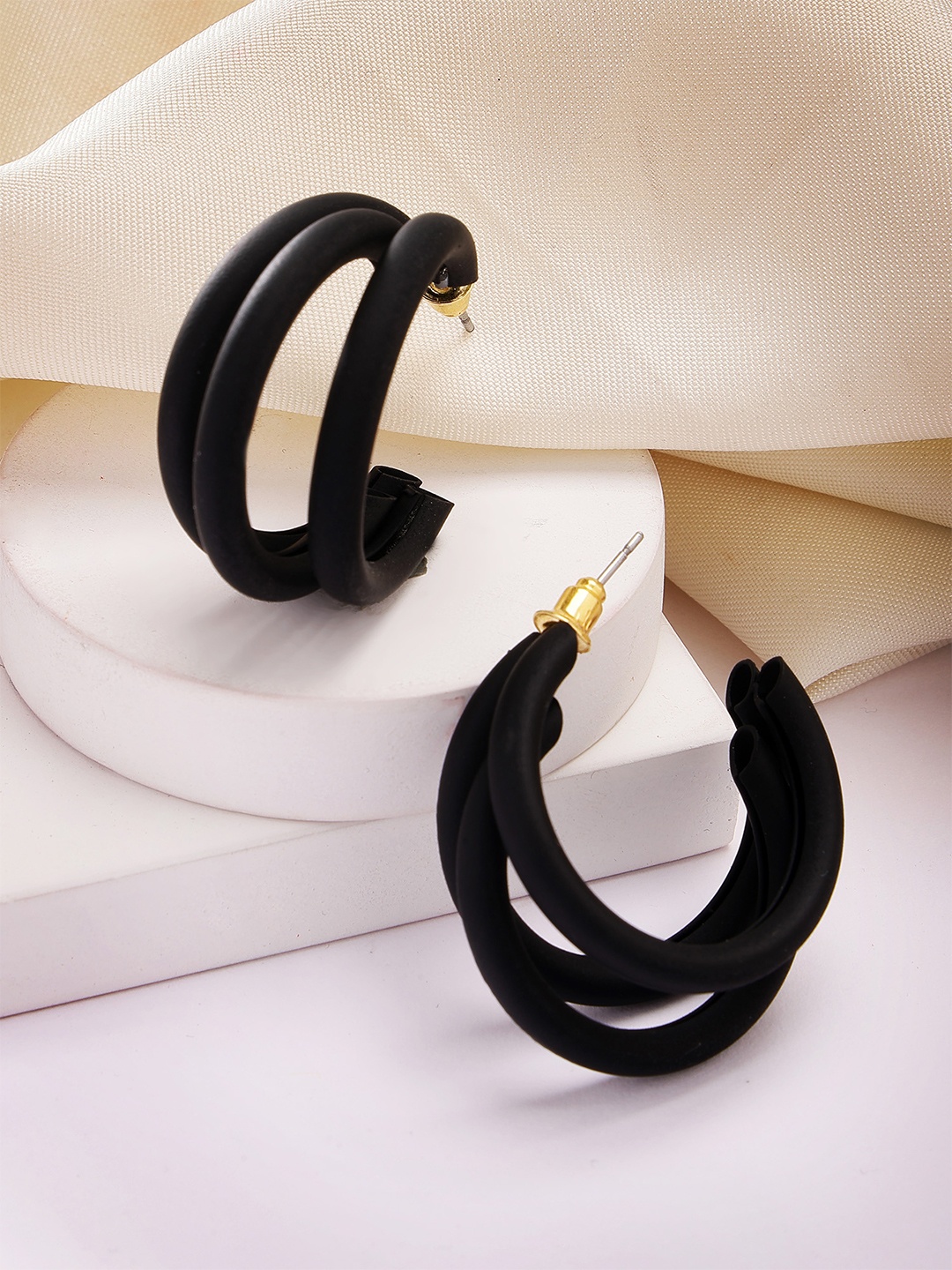 

Bohey by KARATCART Gold-Plated Contemporary Half Hoop Earrings, Black