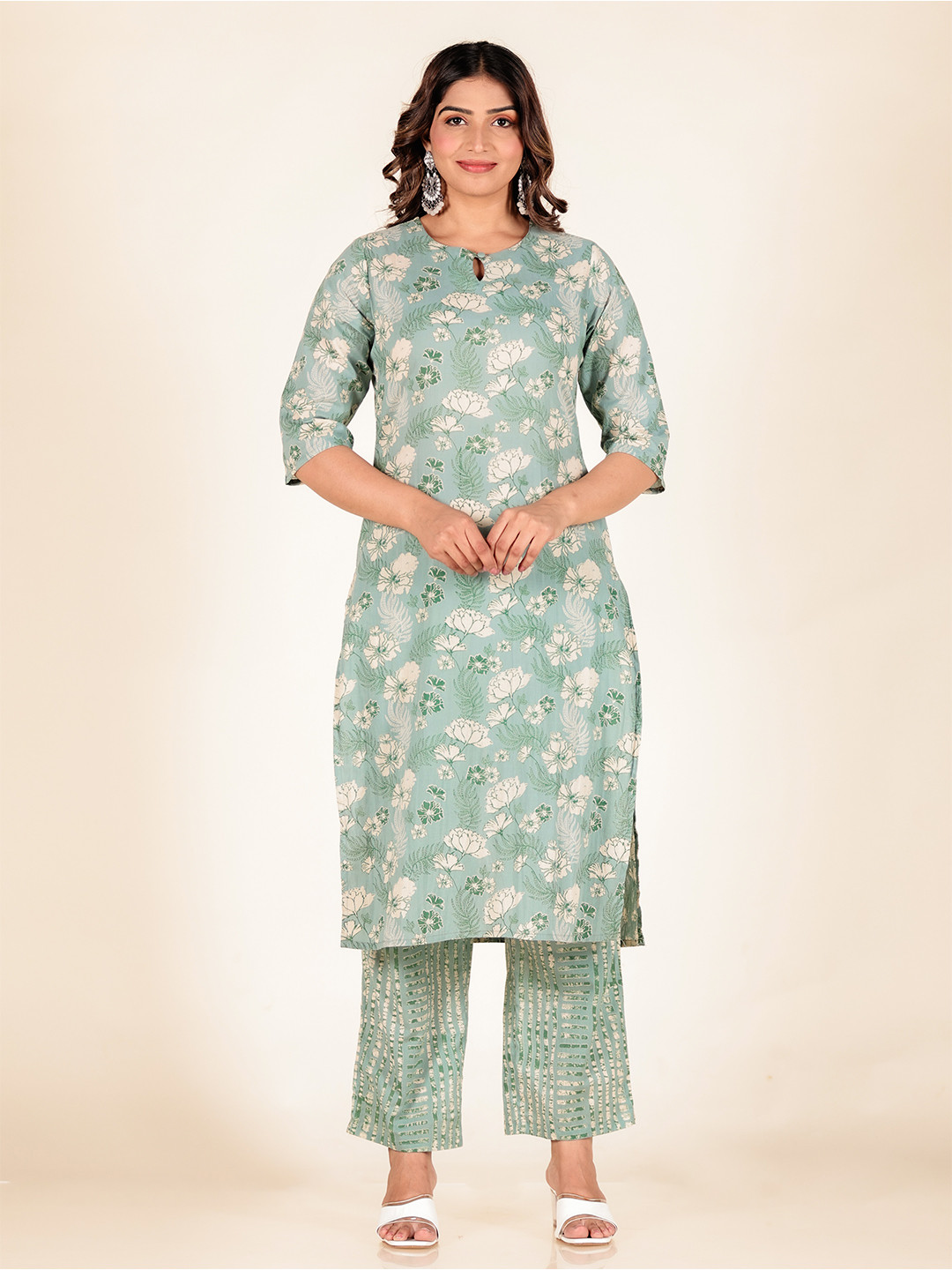 

Aramya Floral Printed Keyhole Neck Pure Cotton Straight Kurta with Trousers, Green