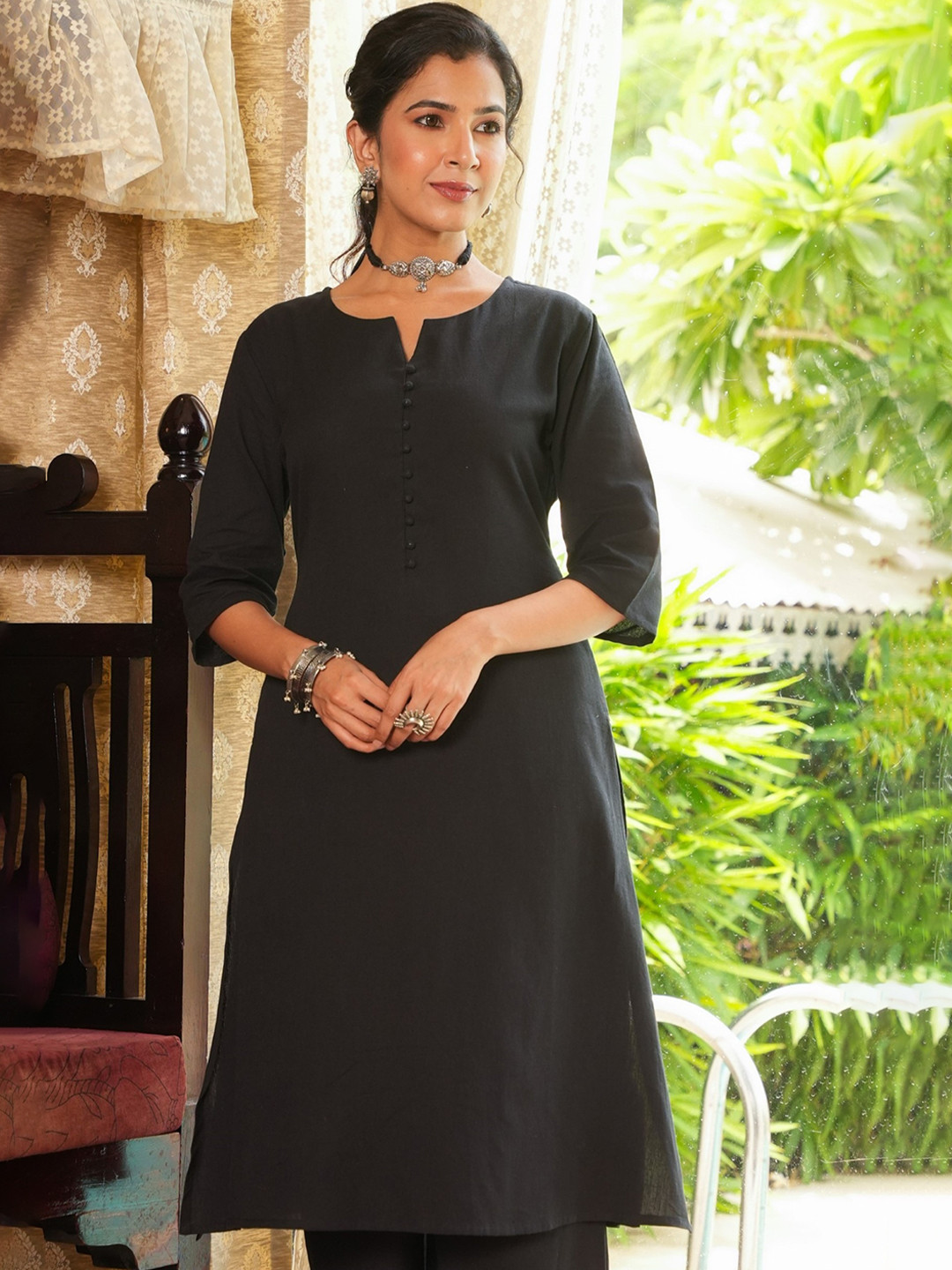 

Aramya Notch Neck Thread Work Linen Straight Kurta, Black