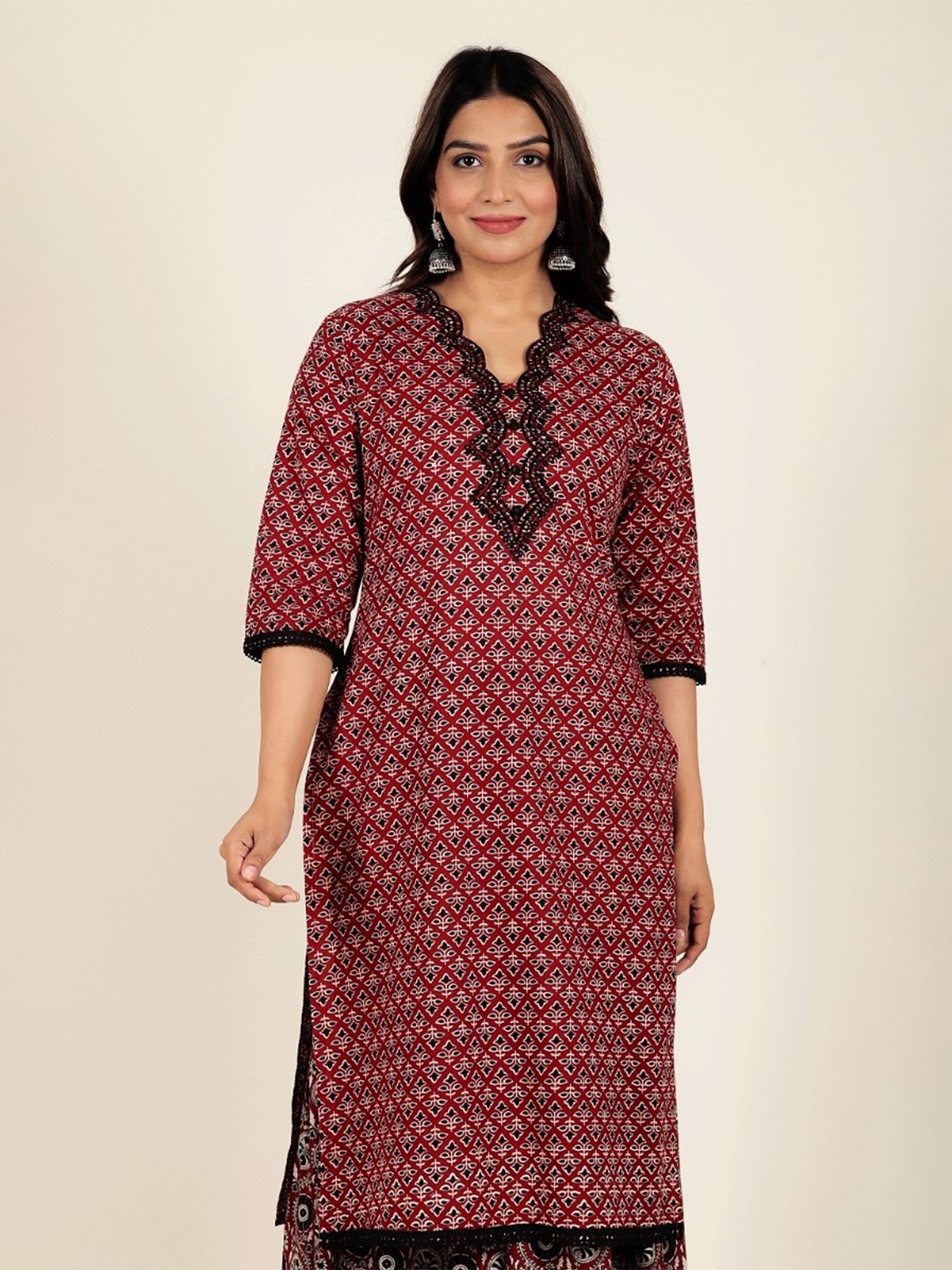 

Aramya Floral Printed V-Neck Pure Cotton Straight Kurta, Red