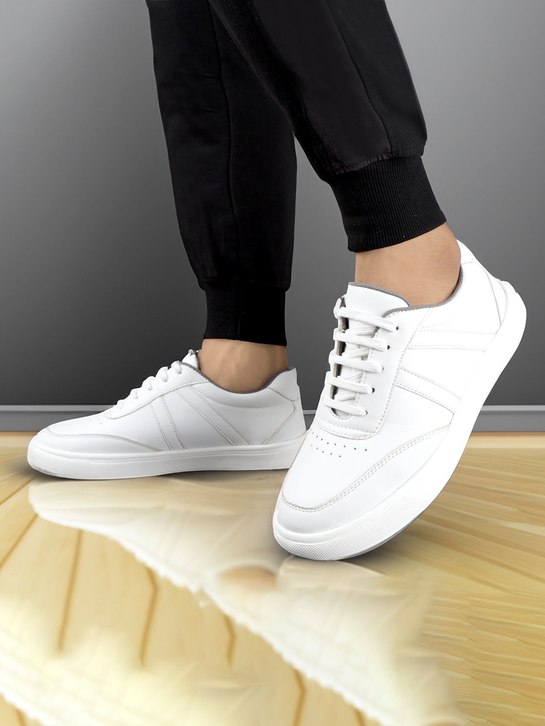 

Bxxy Men Lace-up Casual Sneakers, White