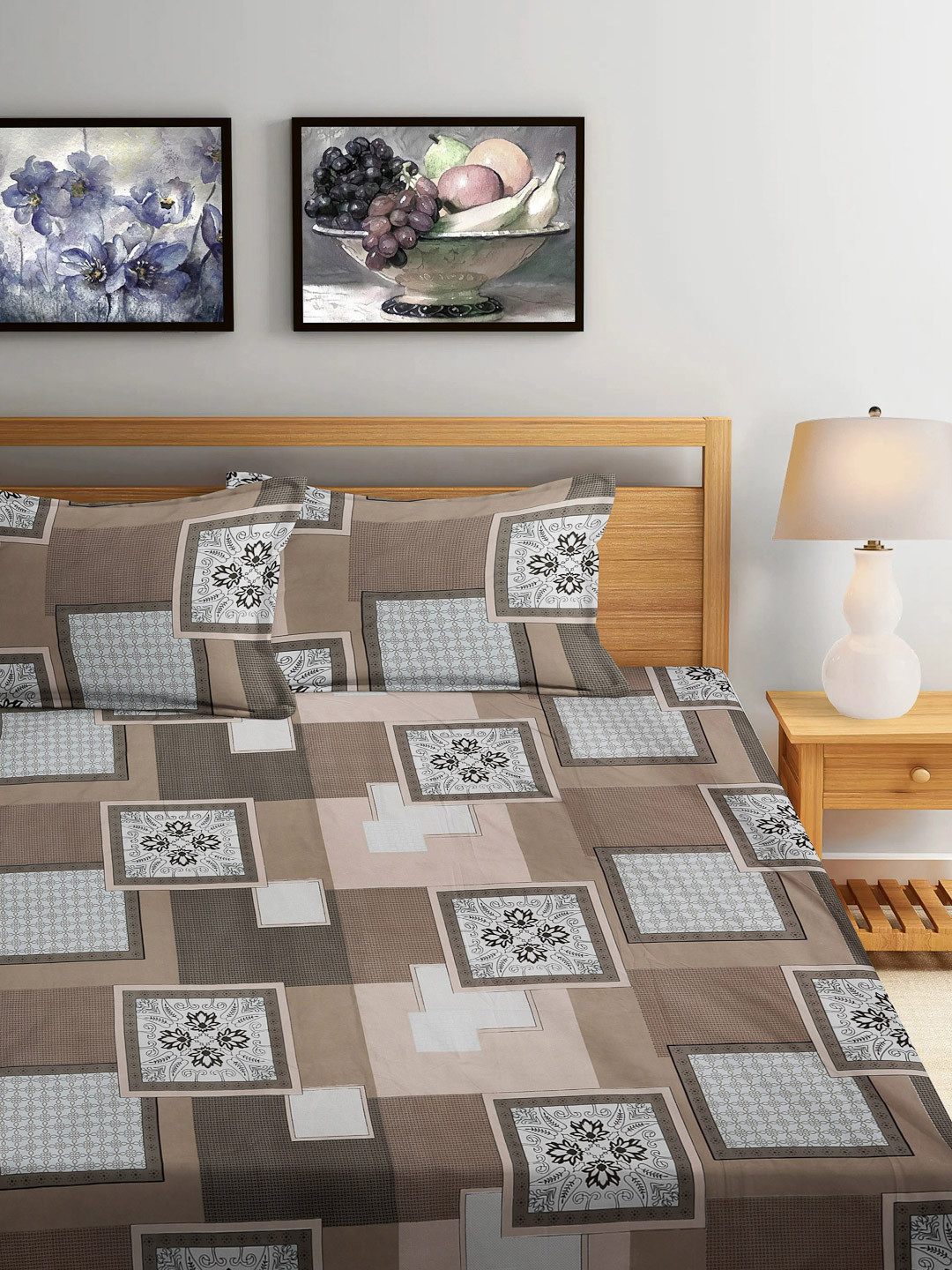 

FABINALIV Brown & White Geometric 300 TC King Size Double Bedsheet with 2 Pillow Covers