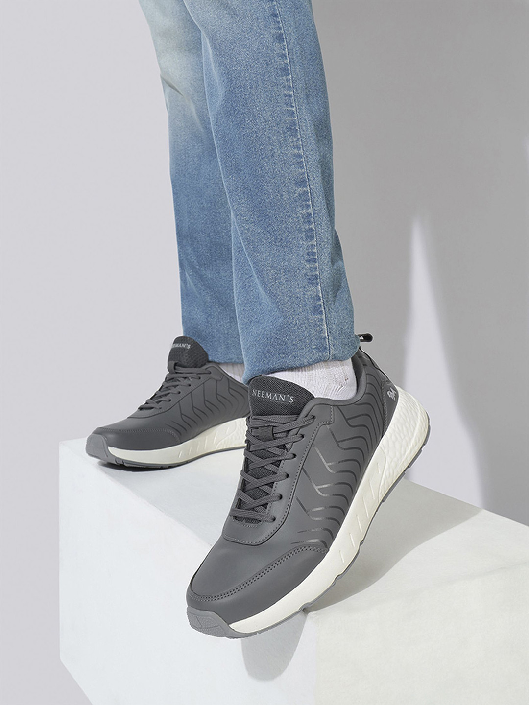 

NEEMANS Unisex Woven Design PU Round Toe Lightweight Sneakers, Grey