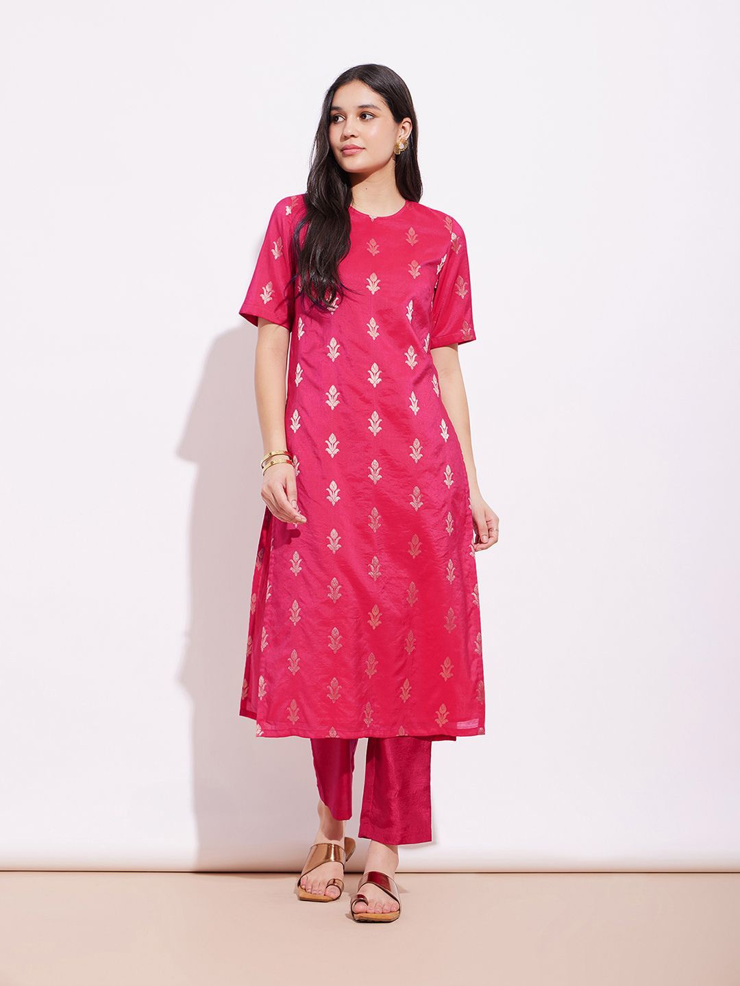 

Pink Fort Floral Printed Regular Kurta with Trousers