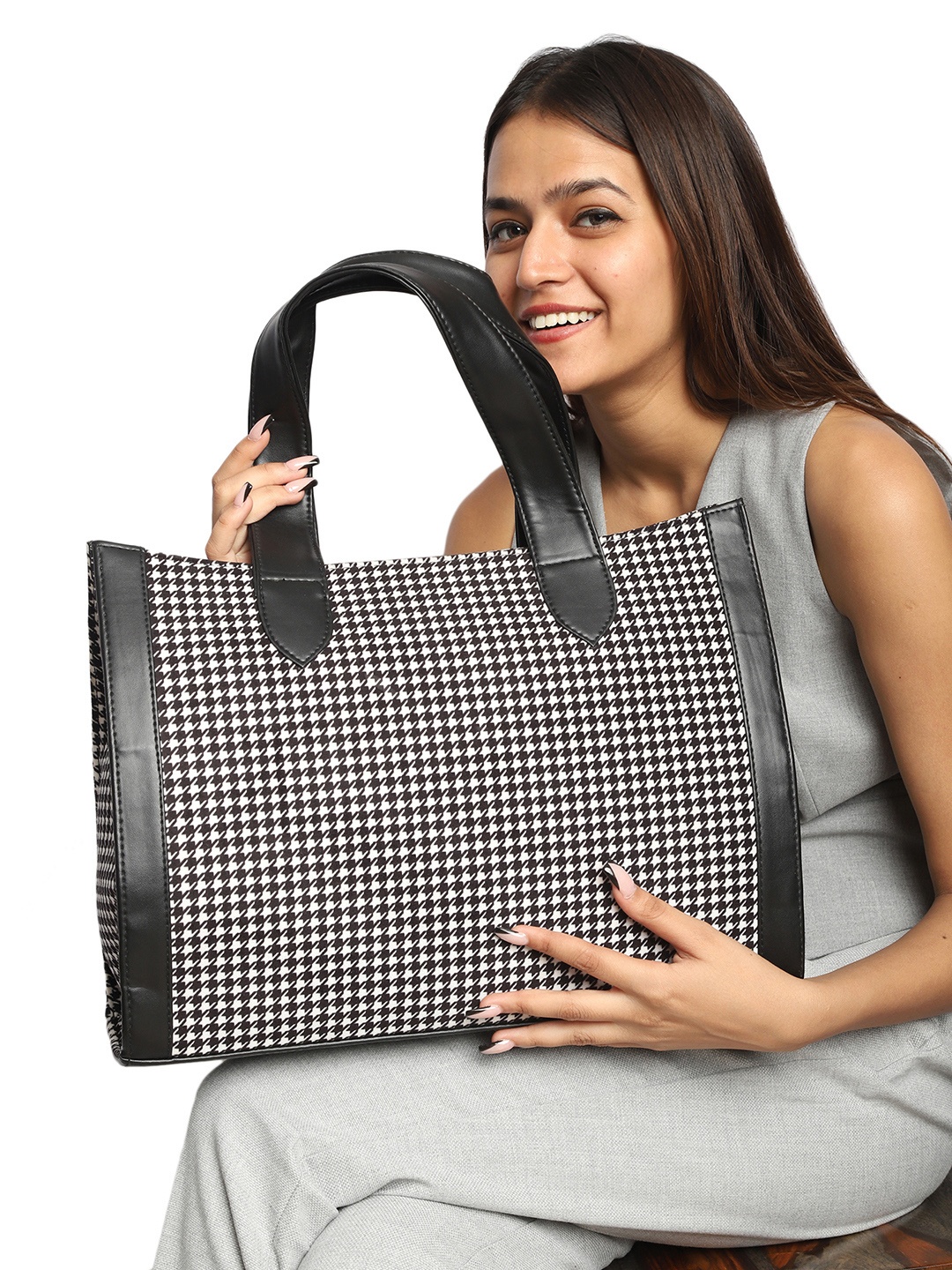 

MINI WESST Women Checked Shoulder Bag with, Black