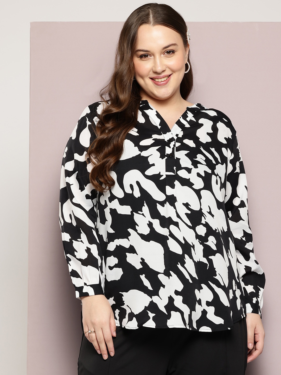 

Qurvii+ Plus Size Comfort Printed Casual Shirt, Black