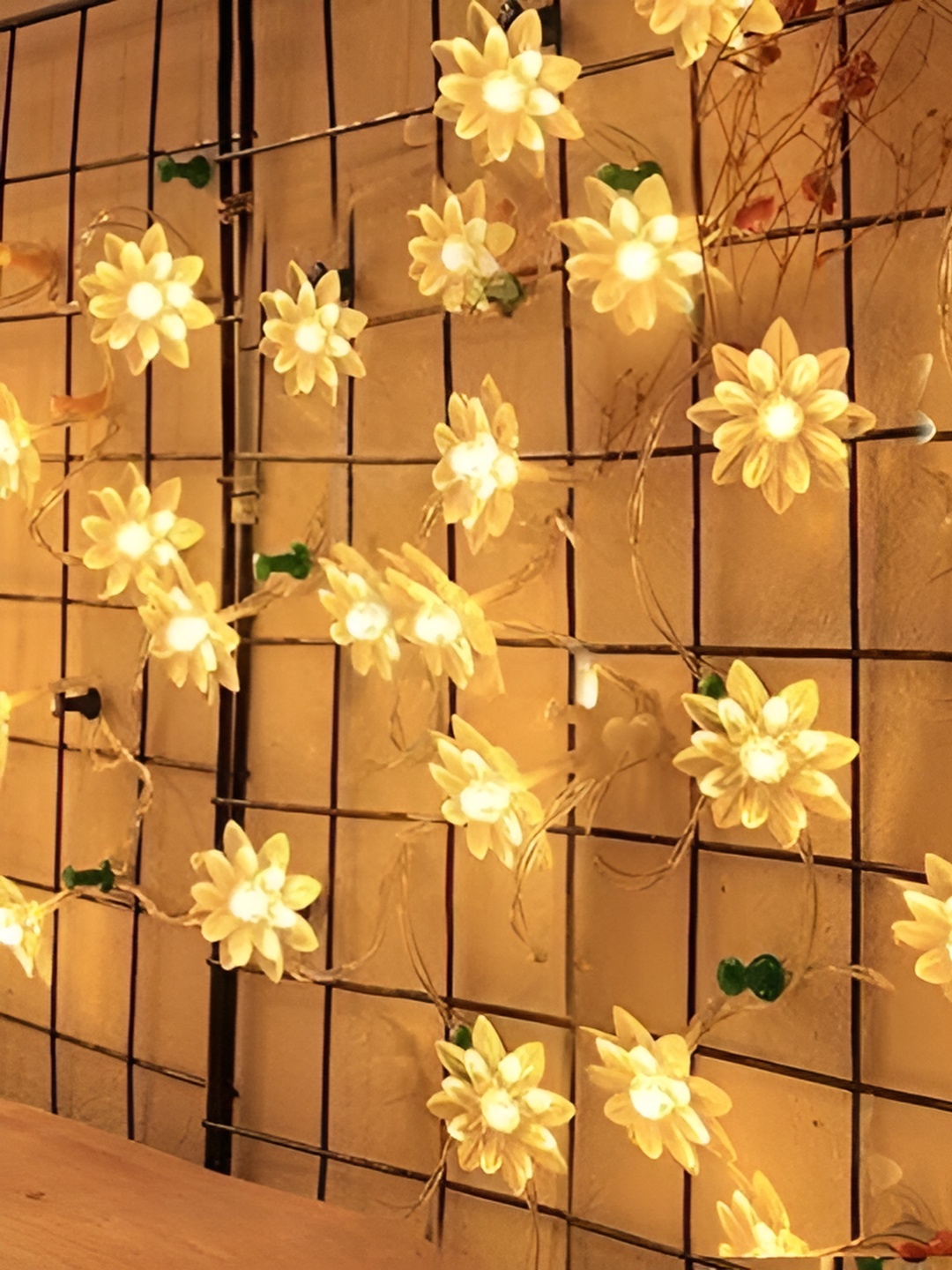 

XERGY Yellow Flower Shaped LED String Lights