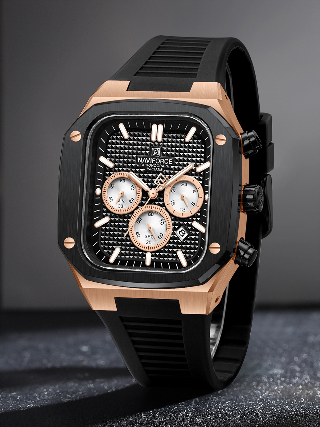 

Naviforce Men Dial & Textured Straps Analogue Chronograph Watch NF8037 RGBB, Black