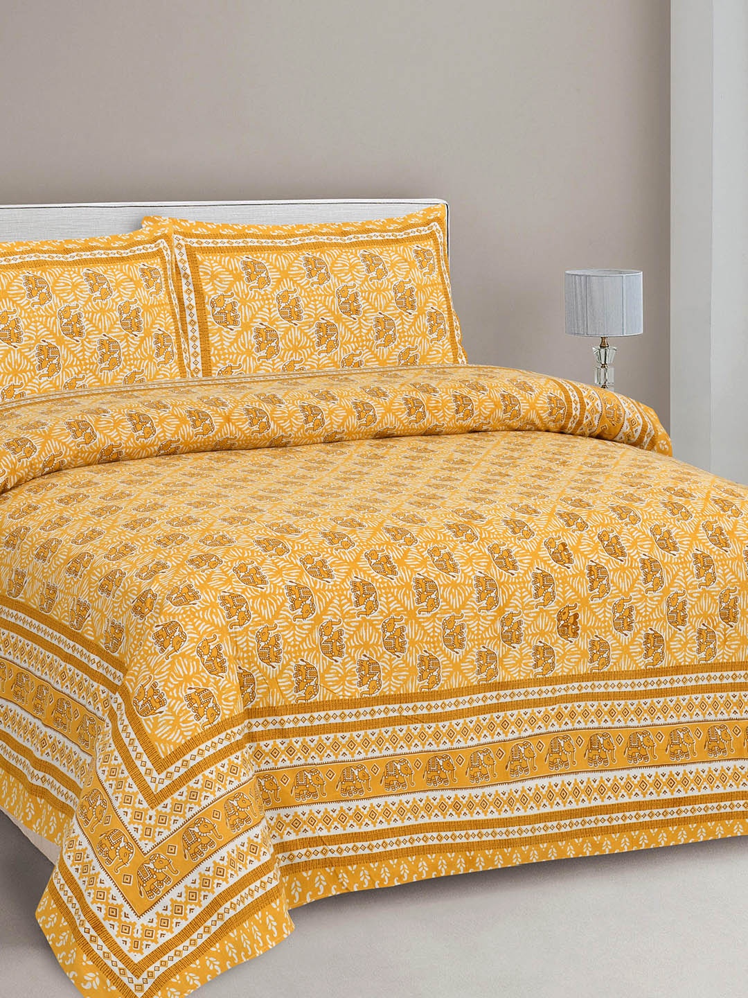 

CLOTHOLOGY Yellow & White Conversational 180 TC King Bedsheet with 2 Pillow Covers