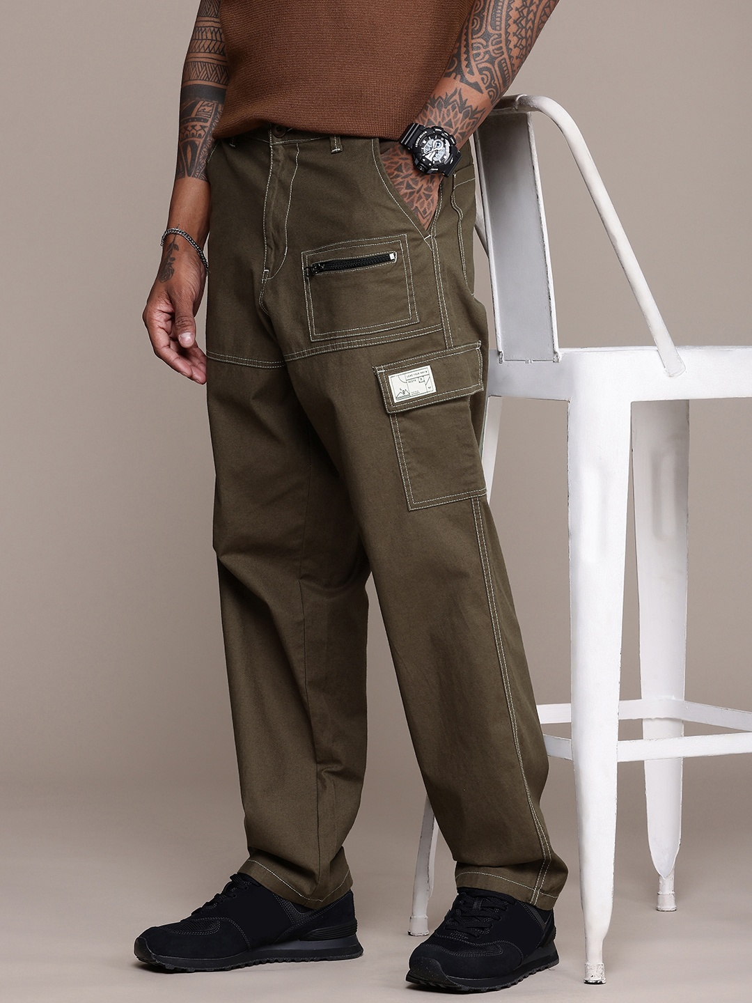 

The Roadster Life Co. Men Relaxed Fit Pure Cotton Cargo Trousers, Olive