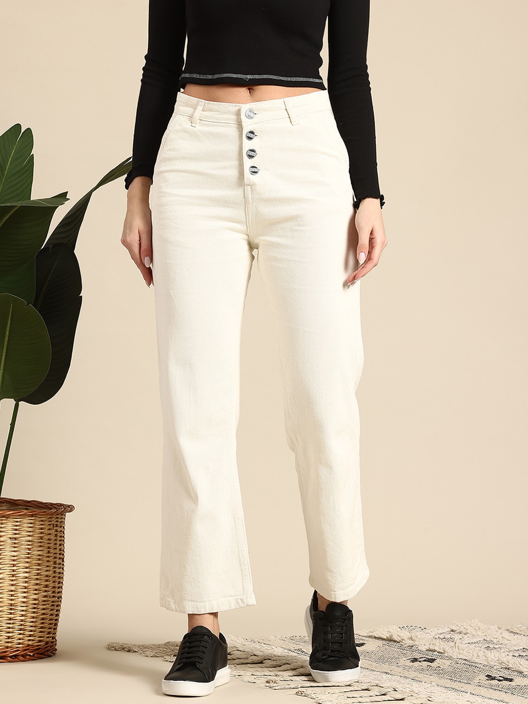 

Mast & Harbour Women Cropped Straight Fit Jeans, White