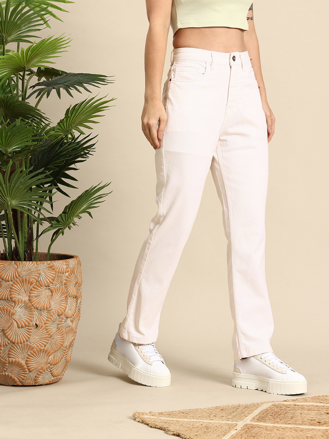 

Mast & Harbour Women Straight Fit Stretchable Jeans, Off white