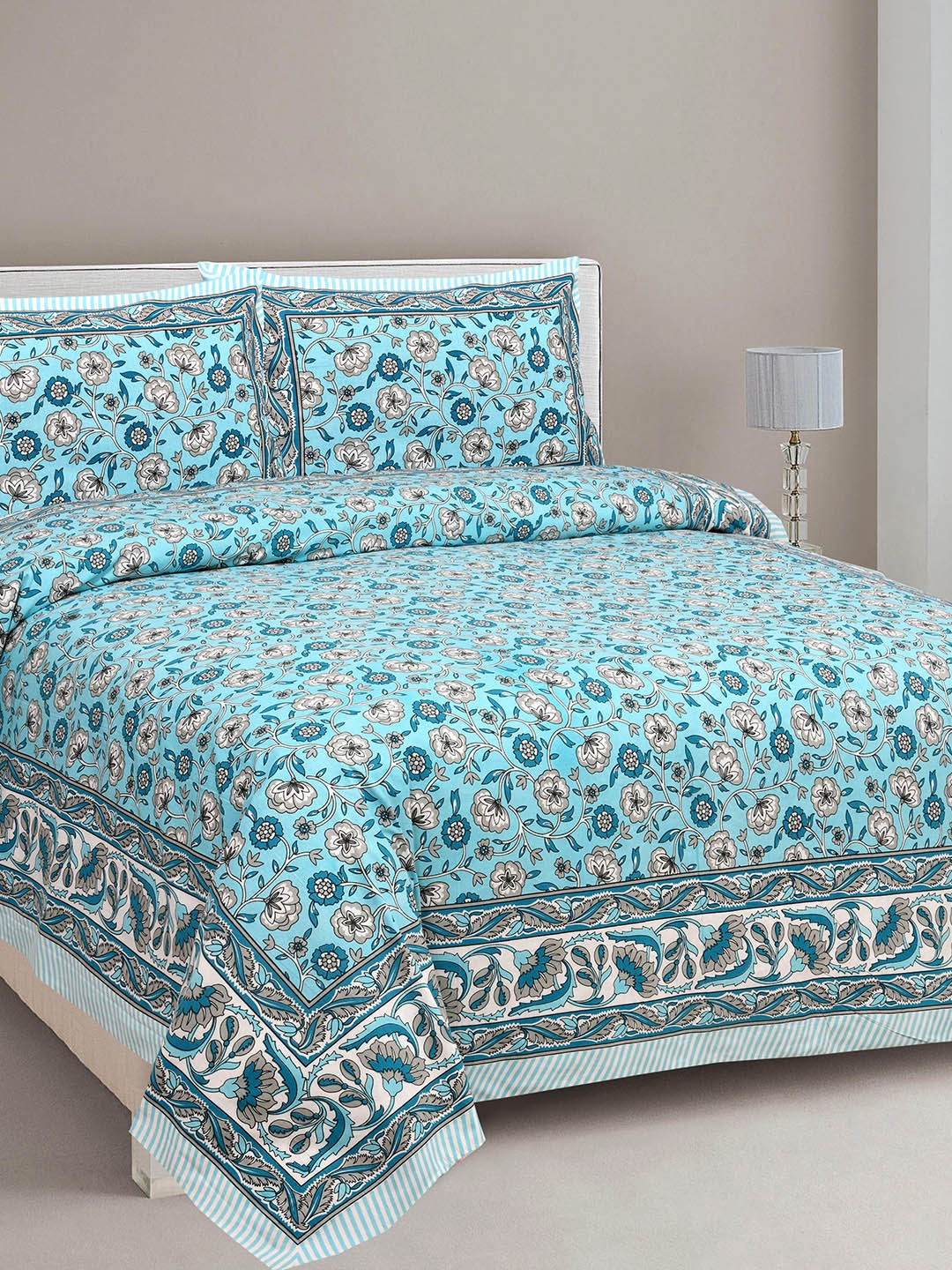 

CLOTHOLOGY Blue & White Floral 180 TC King Bedsheet with 2 Pillow Covers