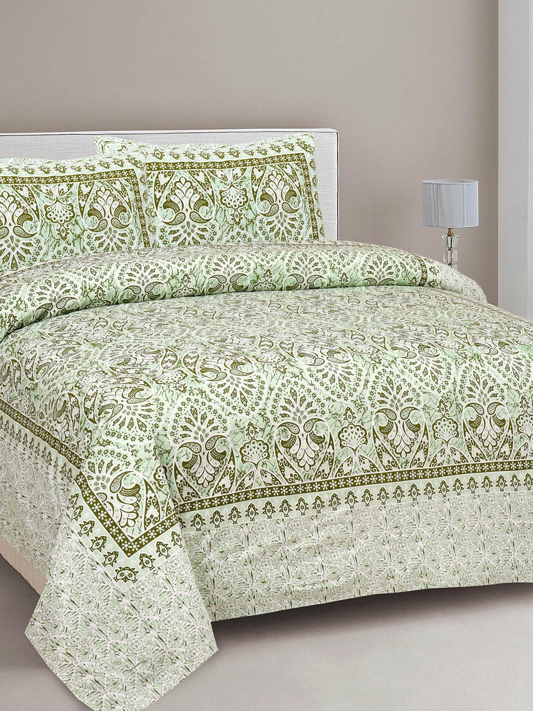 

CLOTHOLOGY Green & White Ethnic Motifs 180 TC Cotton King Bedsheet with 2 Pillow Covers