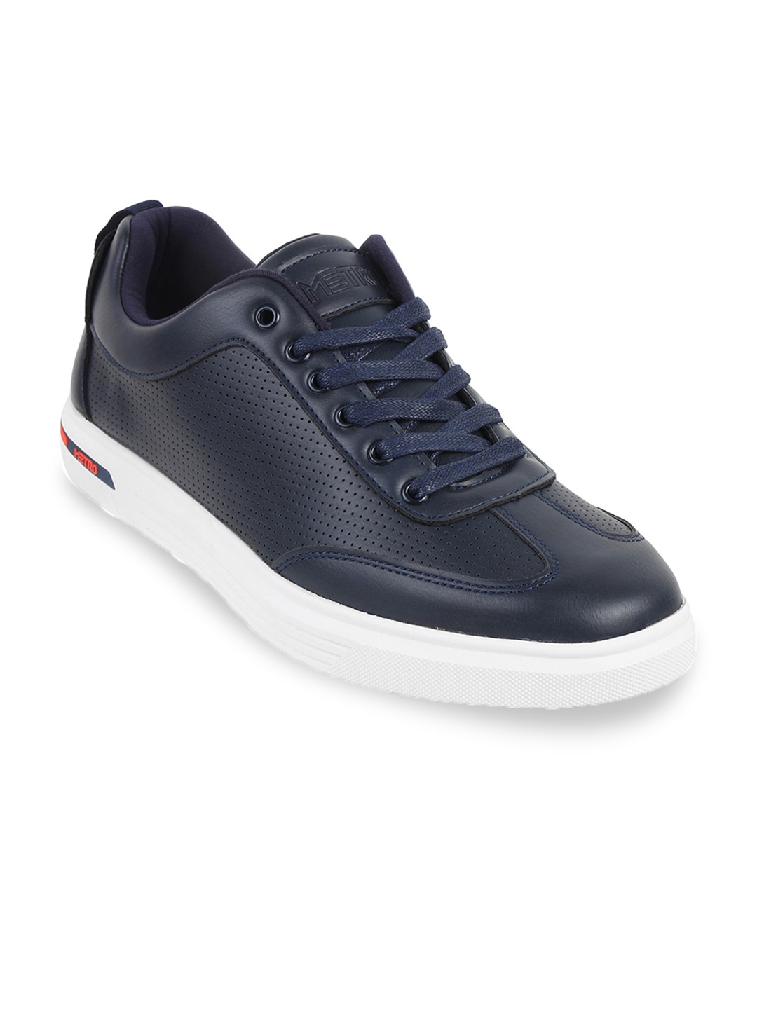 

Metro Men Round Toe Lace-Ups Sneakers, White