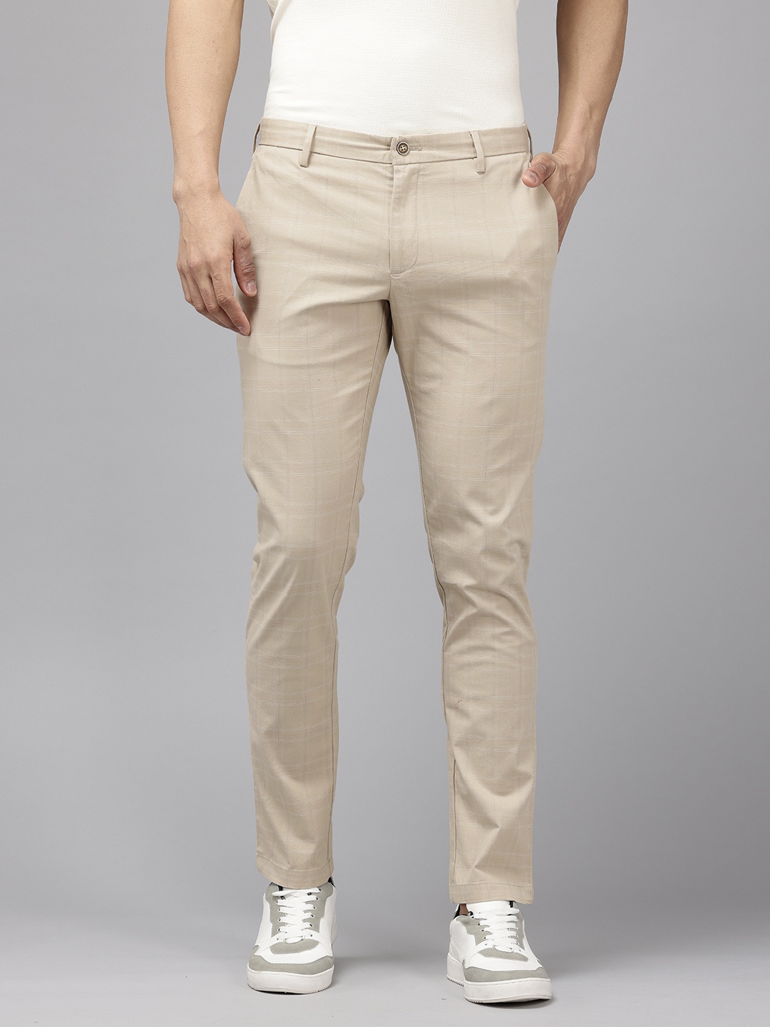 

Blackberrys Men Checked Low-Rise Chinos Trousers, Beige