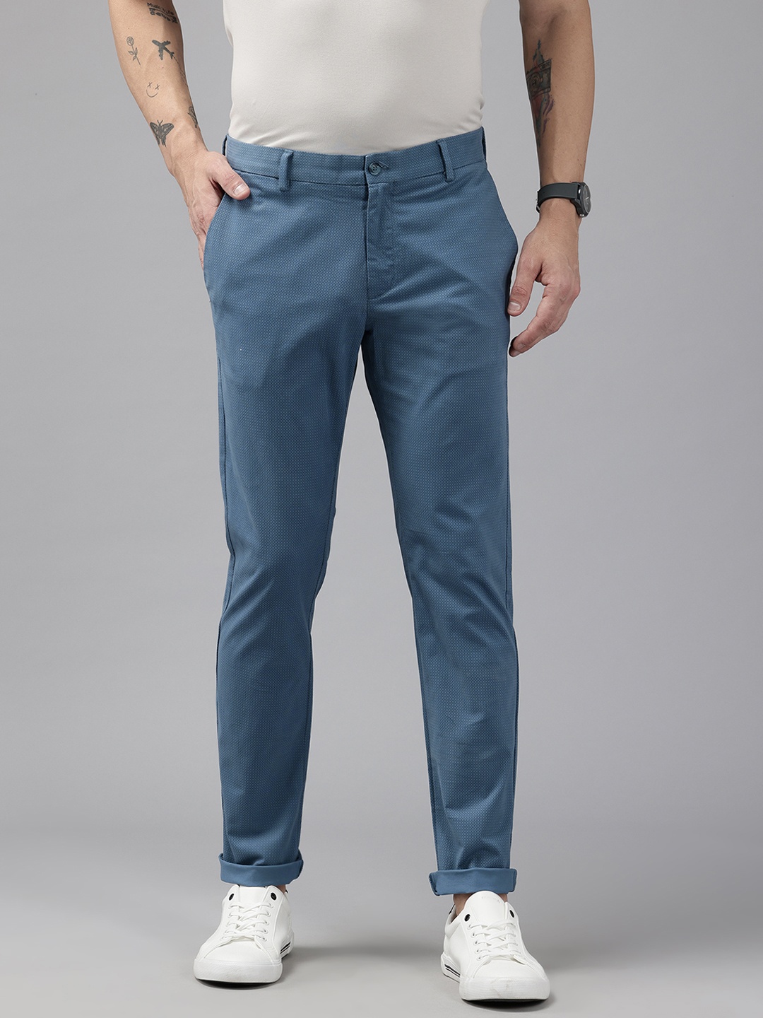 

Blackberrys Men Micro Print Skinny Fit Low-Rise Chinos Trousers, Blue