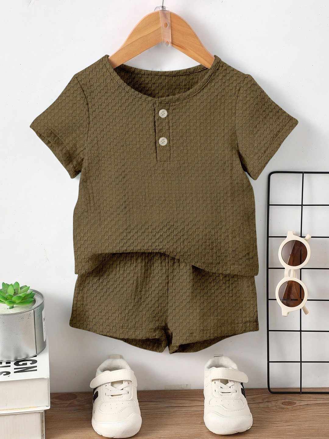 

OMPAX Boys Self Design Round Neck T-shirt with Shorts, Olive
