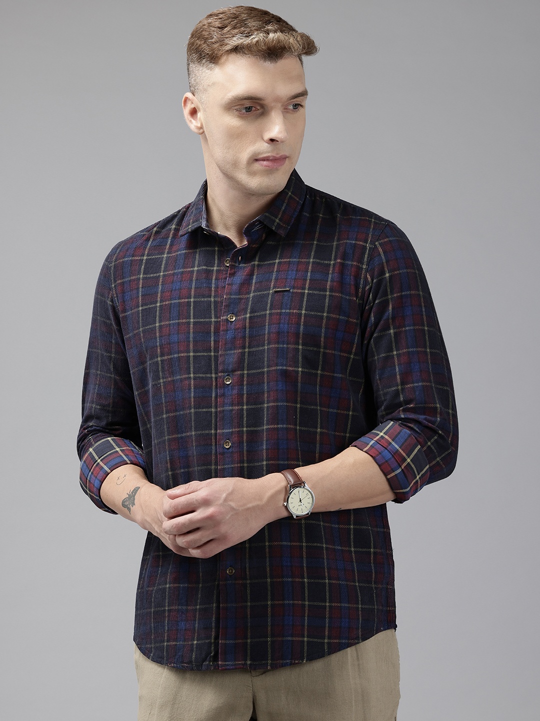 

Blackberrys Men Slim Fit Pure Cotton Checked Casual Shirt, Navy blue