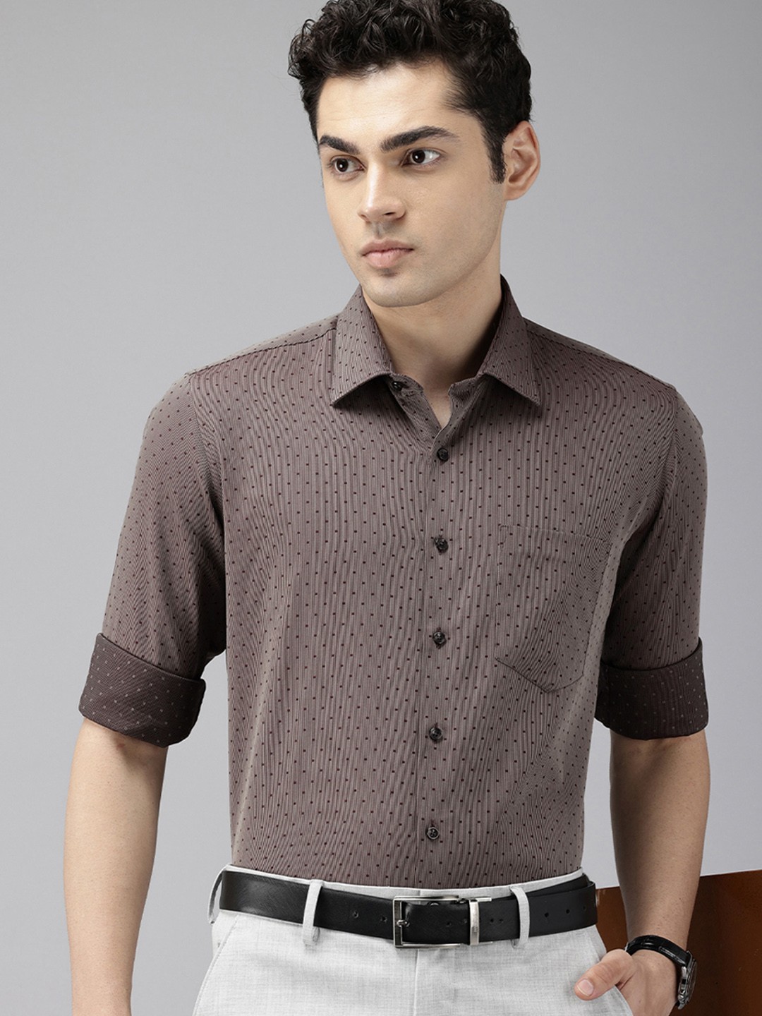 

Van Heusen Pure Cotton Self-Design Textured Slim Fit Formal Shirt, Taupe