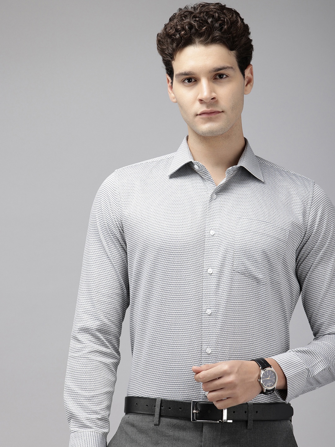 

Van Heusen Pure Cotton Slim Fit Self-Design Textured Formal Shirt, Navy blue