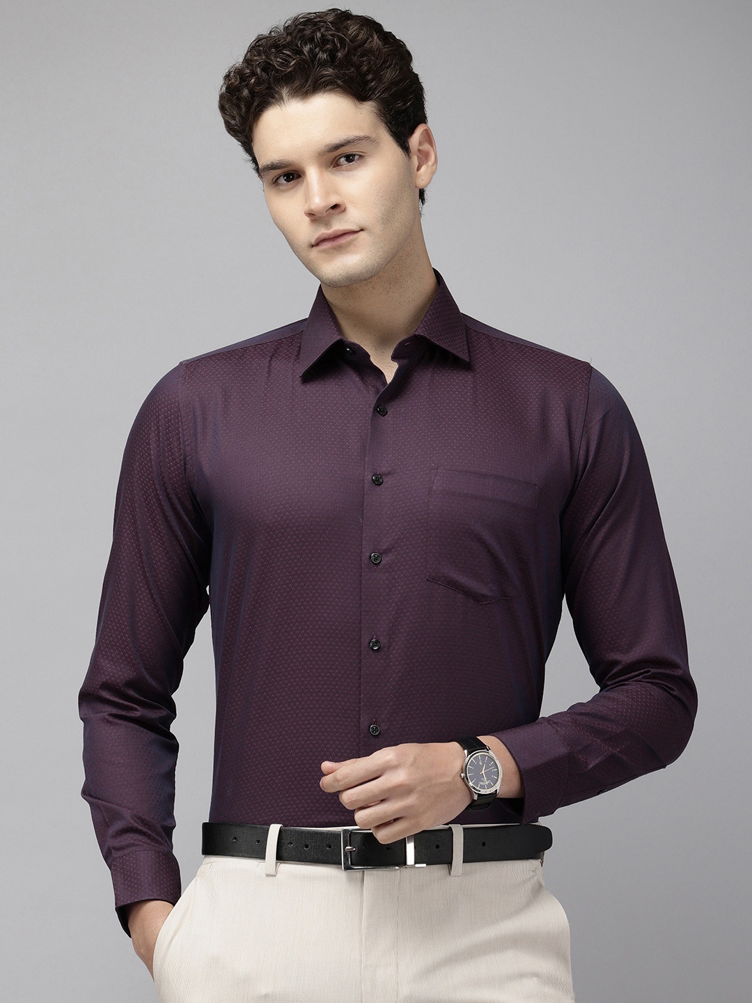 

Van Heusen Slim Fit Opaque Self Design Textured Pure Cotton Formal Shirt, Burgundy