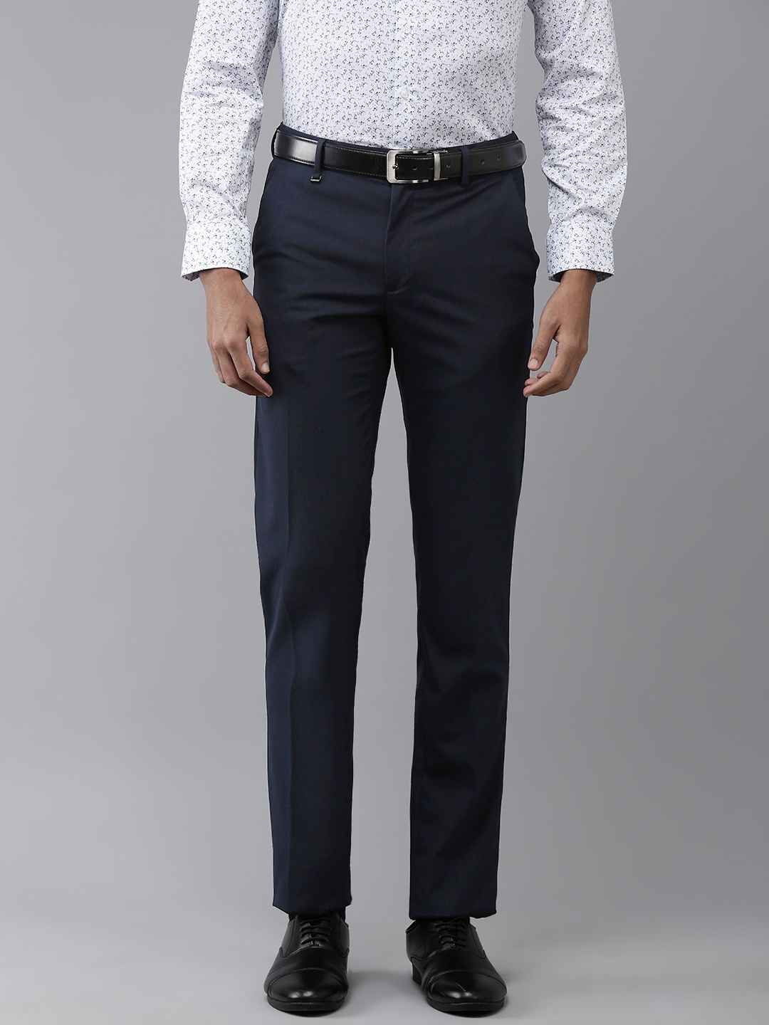 

Van Heusen Men Slim Fit Formal Trousers, Navy blue