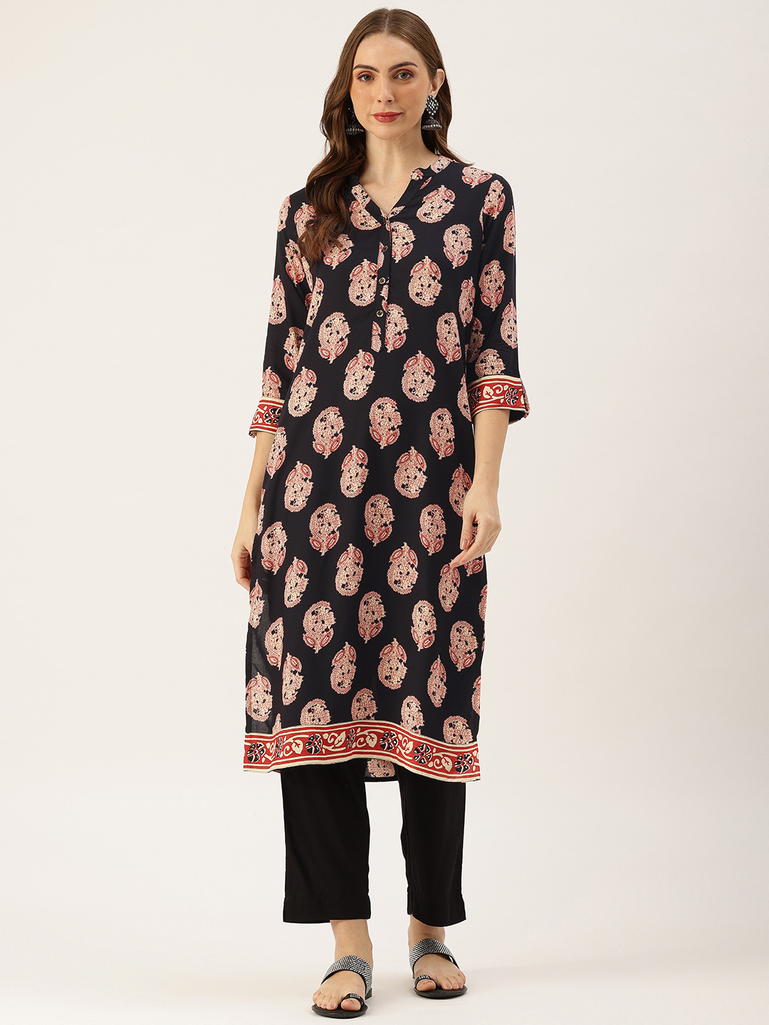 

Amukti Women Butti Printed Straight Kurta, Black