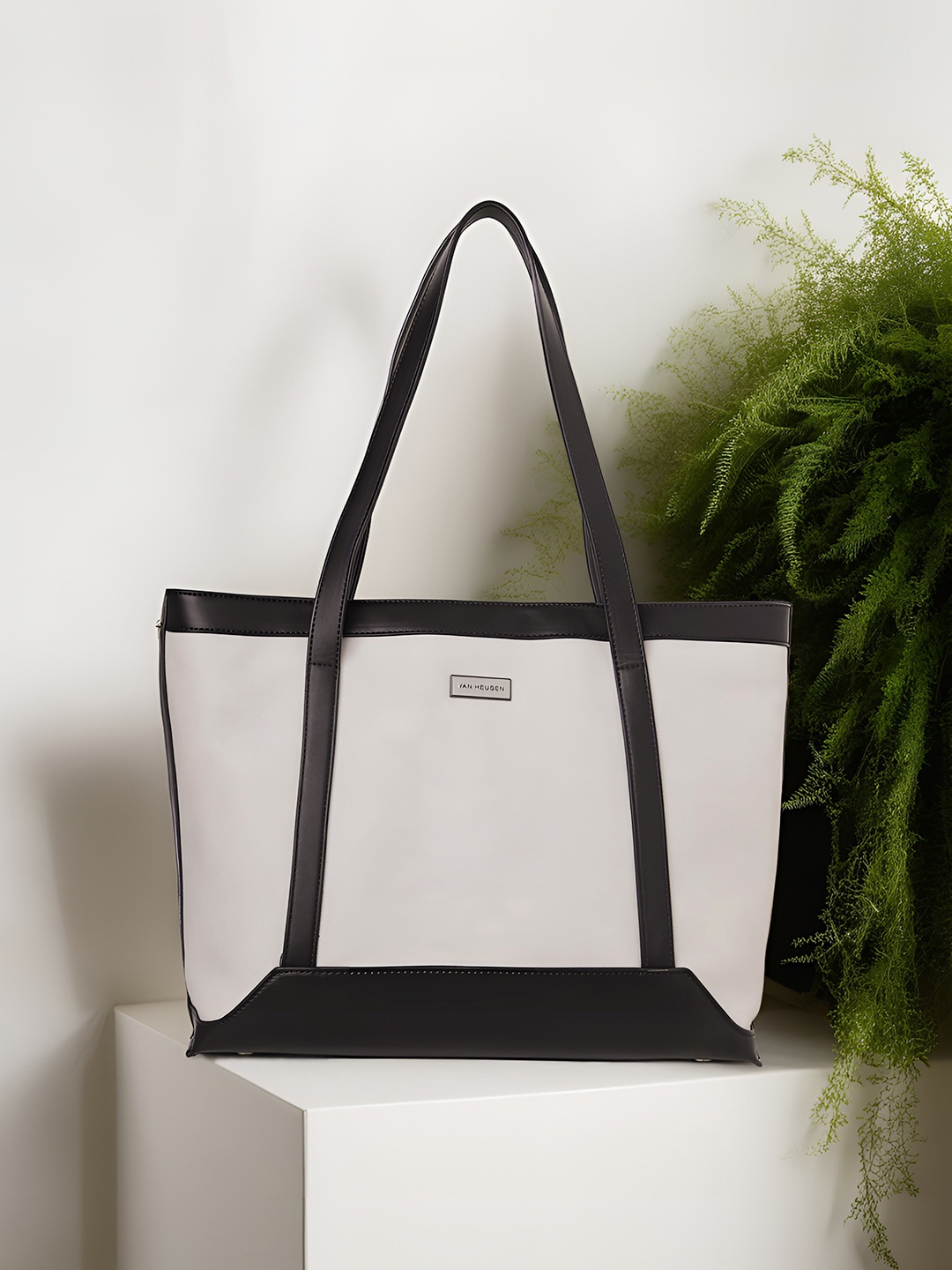 

Van Heusen Structured Shoulder Bag, Grey