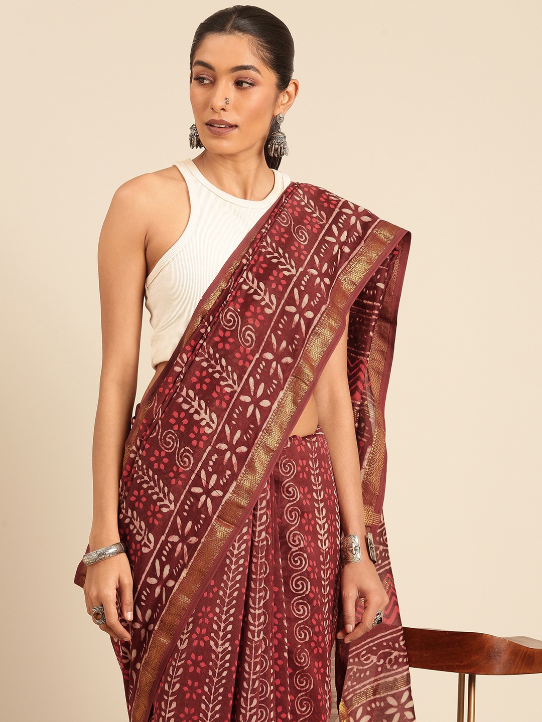 

Taavi Dabu Printed Silk-Cotton Maheshwari Saree, Maroon