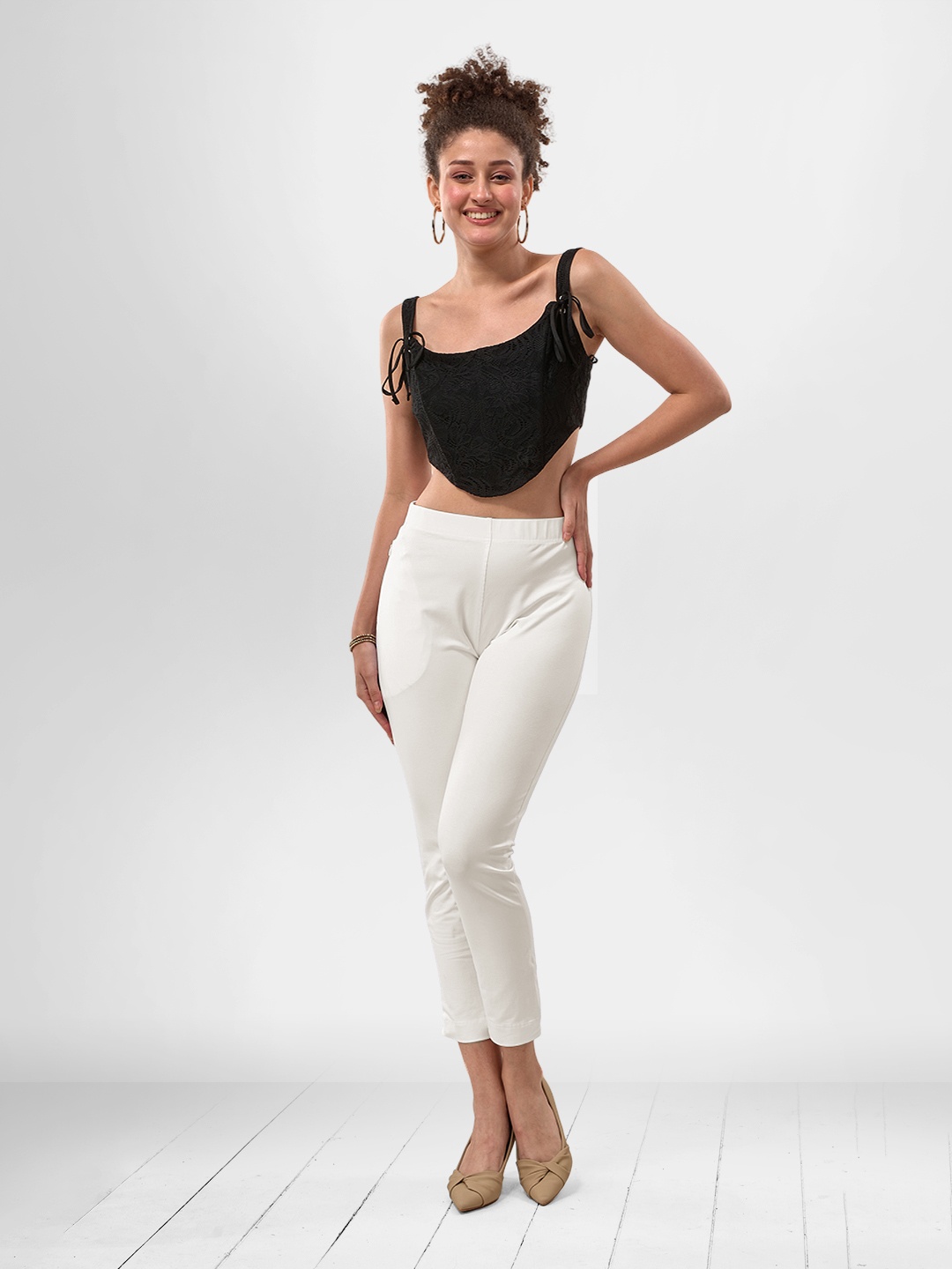 

LYRA Women Relaxed Straight Leg Straight Fit Trousers, Off white