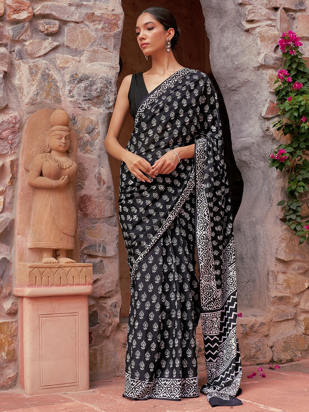 

Libas Floral Pure Cotton Saree, Black