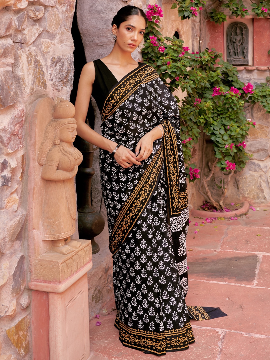 

Libas Ethnic Motifs Pure Cotton Saree, Black