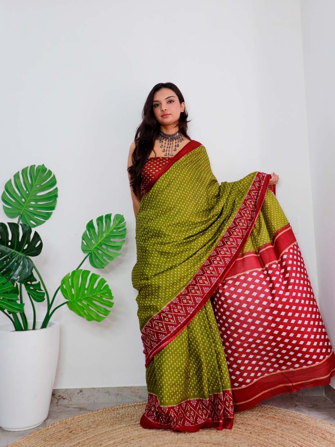 

Anouk Floral Pure Cotton Bagru Saree, Olive