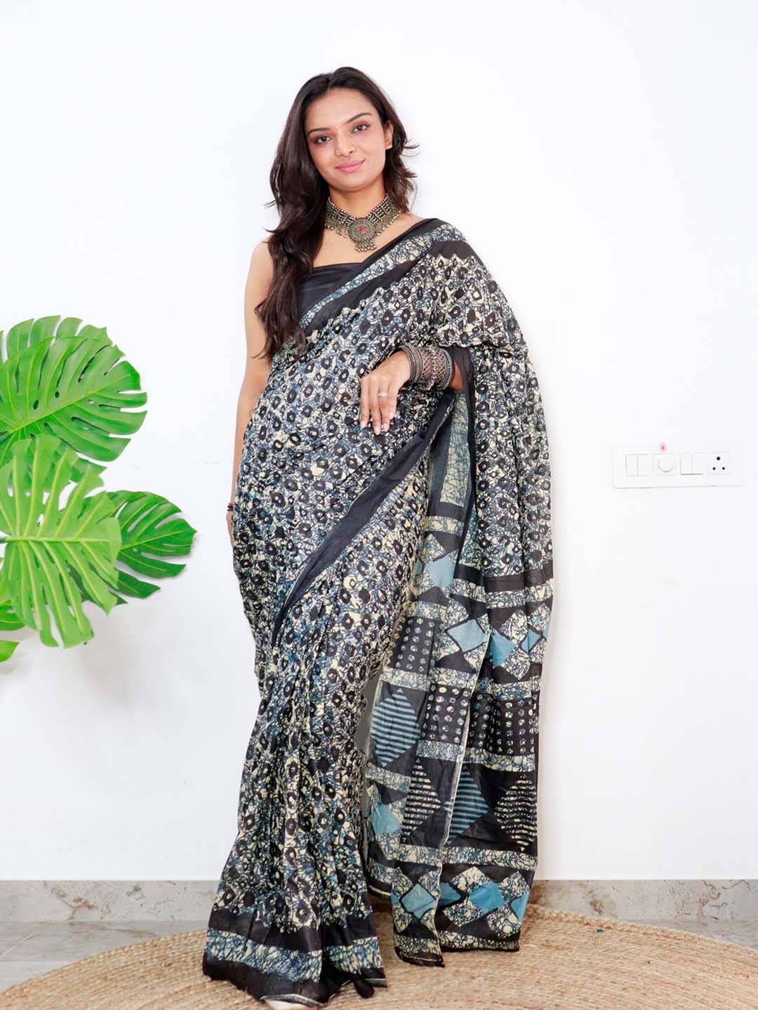 

Anouk Floral Pure Cotton Bagru Saree, Black