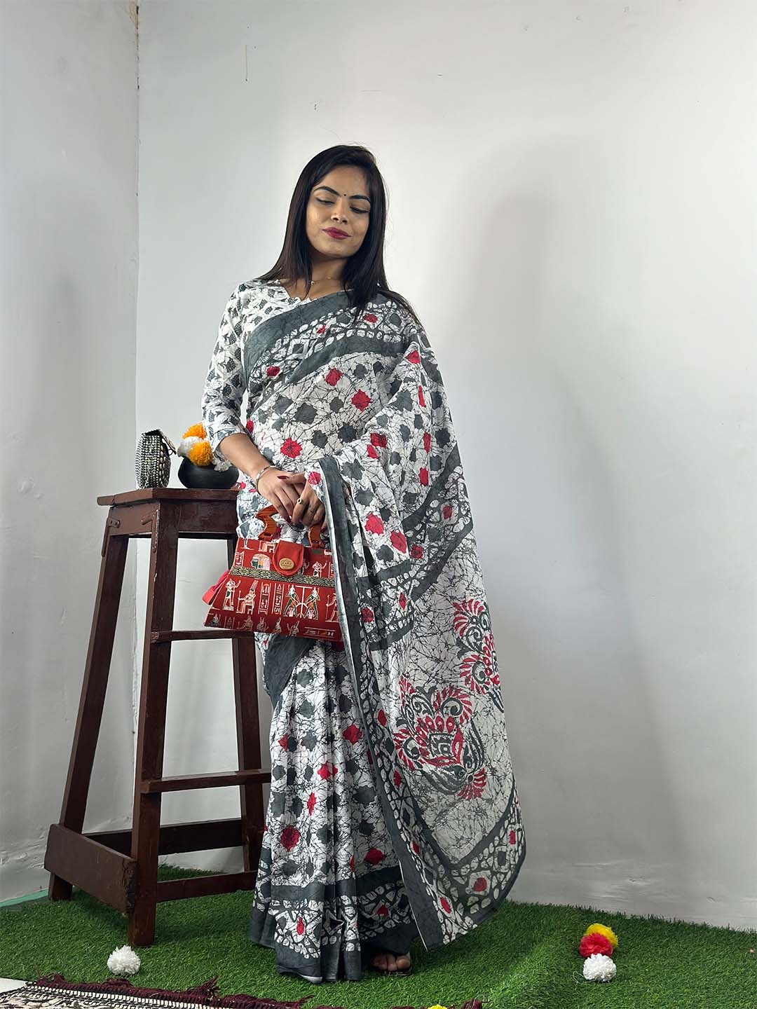 

Anouk Floral Printed Pure Cotton Bagru Saree, White