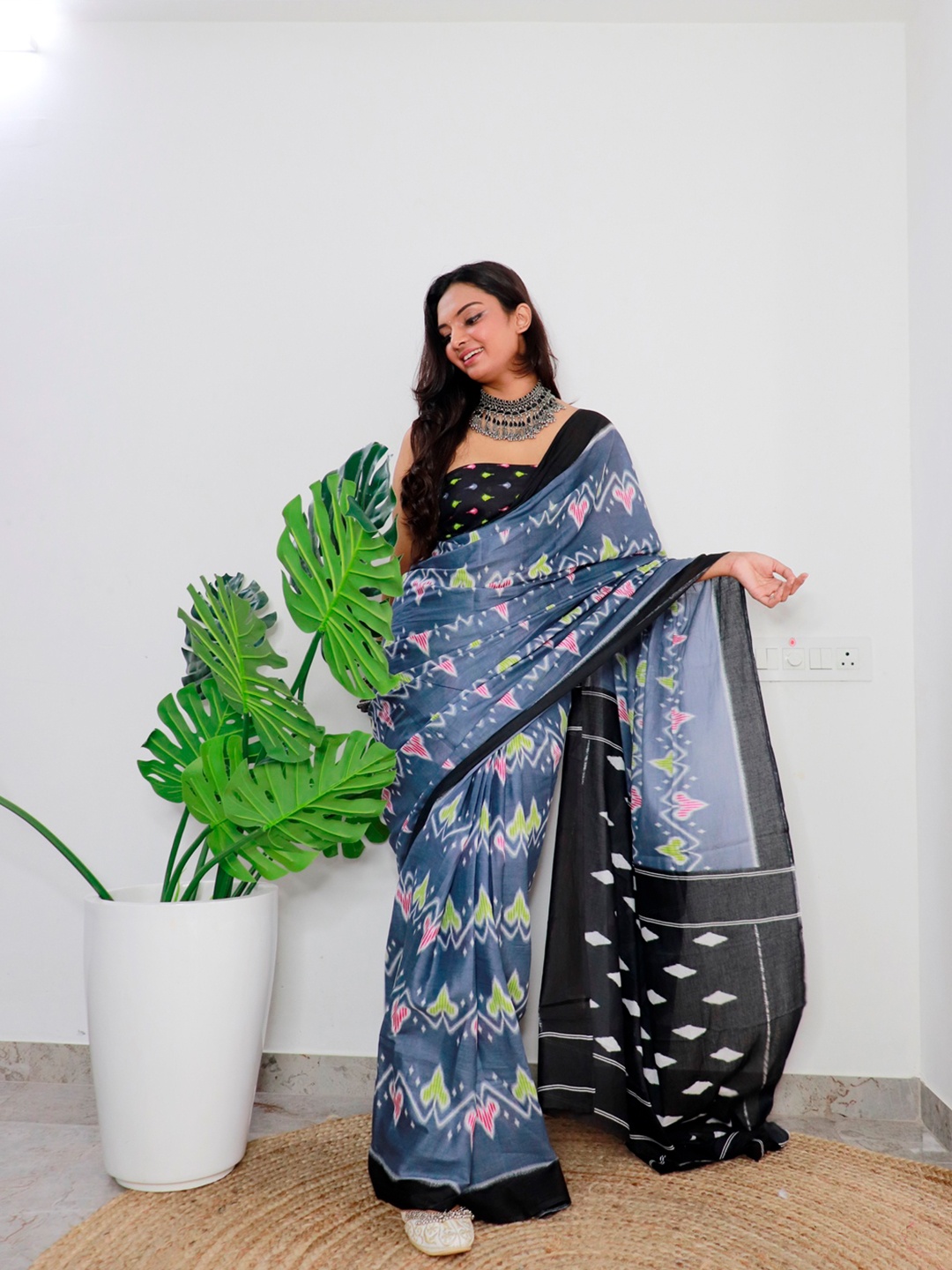 

Anouk Ethnic Motifs Pure Cotton Bagru Saree, Grey