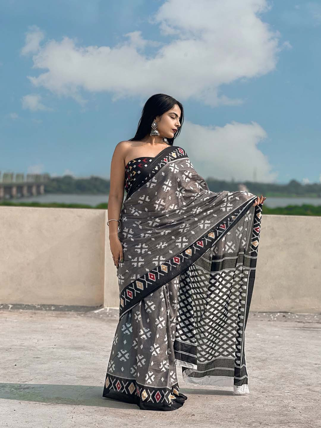 

Anouk Ethnic Motifs Pure Cotton Bagru Saree, Grey