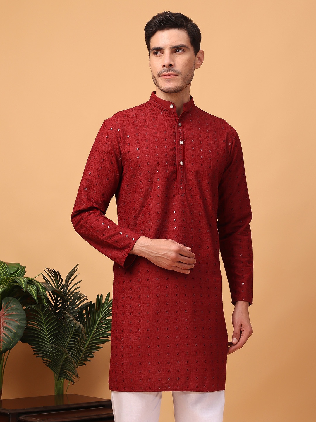 

Hangup Geometric Embroidered Thread Work Straight Kurta, Red