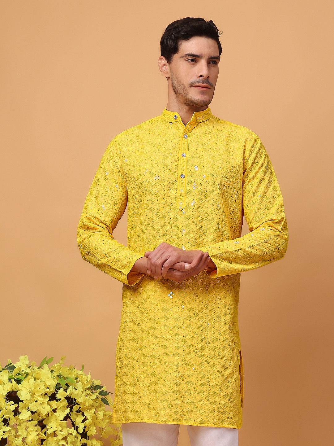 

Hangup Geometric Embroidered Thread Work Straight Kurta, Yellow