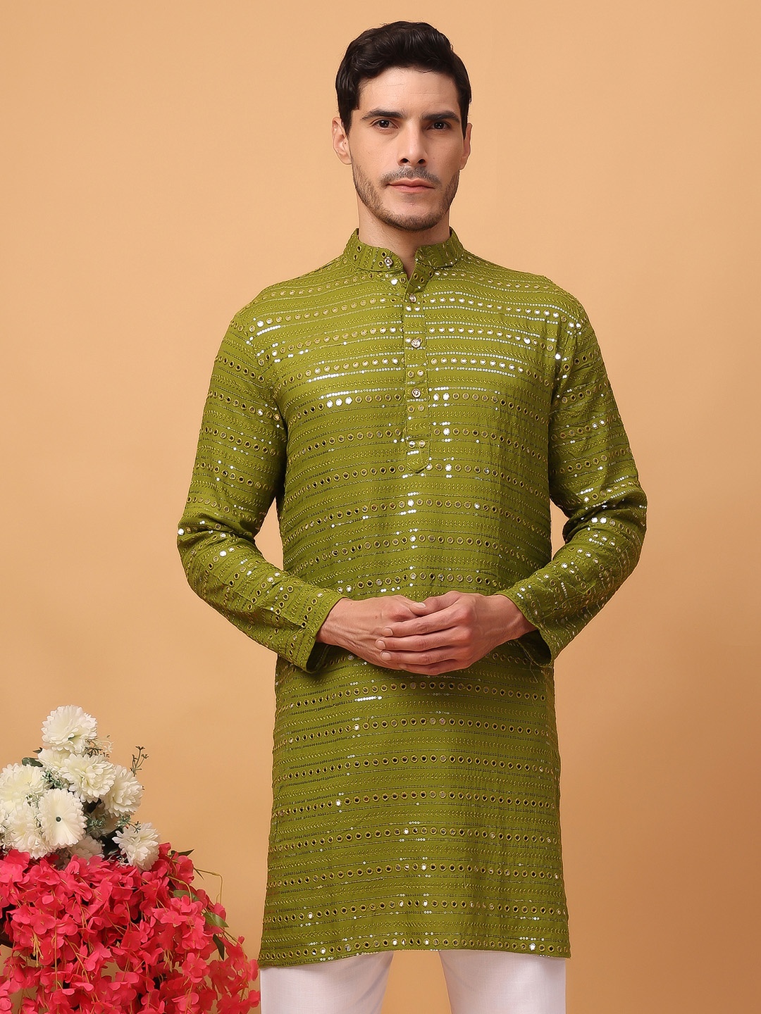 

Hangup Geometric Embroidered Mandarin Collar Mirror Work Straight Kurta, Green