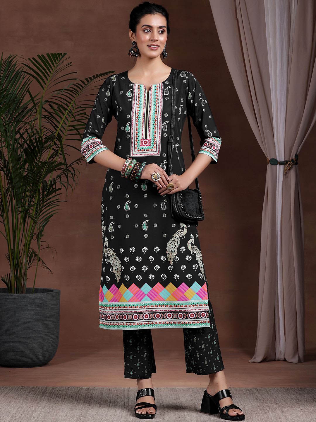 

Libas Paisley Printed Straight Kurta with Trousers, Black