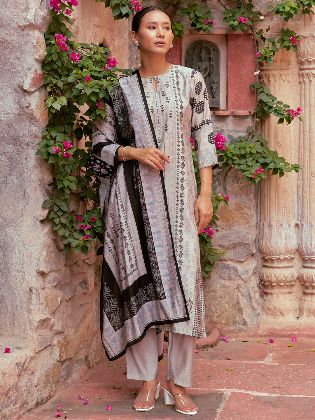 

Libas Floral Printed Straight Kurta with Trousers & Dupatta, Grey