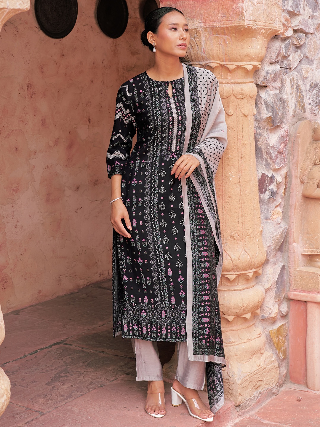 

Libas Floral Printed Straight Kurta with Trousers & Dupatta, Black