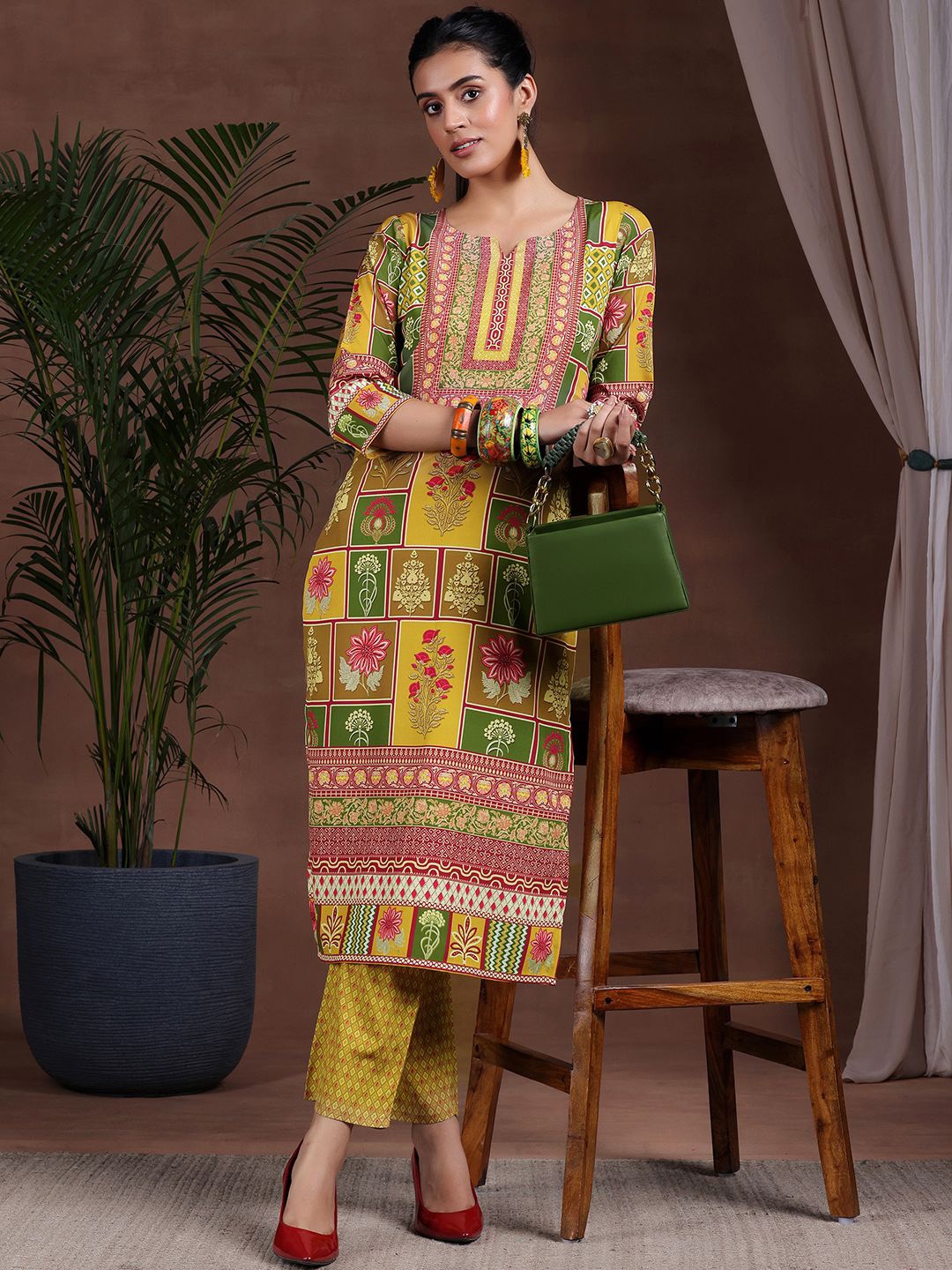 

Libas Ethnic Motifs Printed Straight Kurta with Trousers, Yellow
