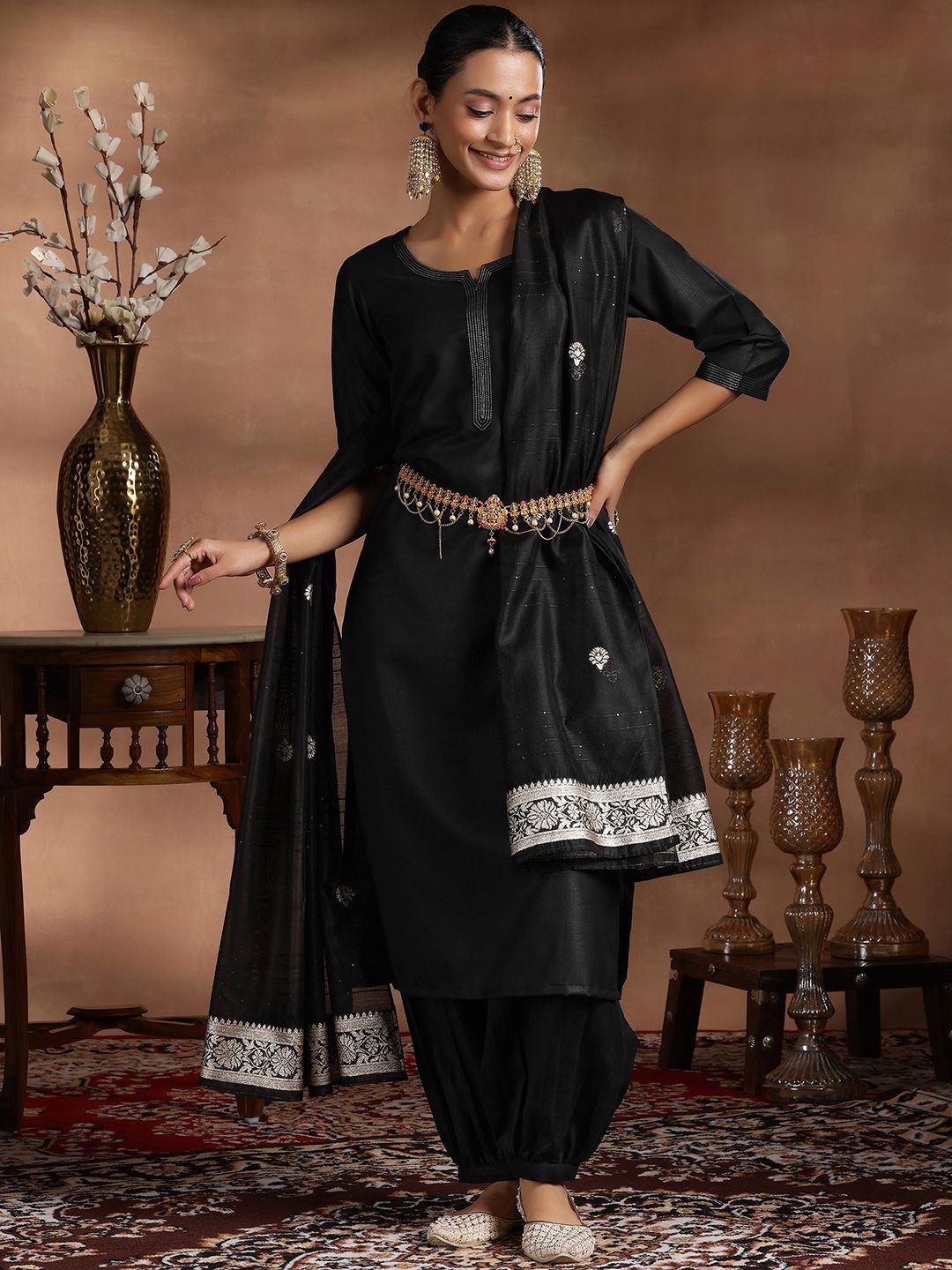 

Libas Notch Neck Zari Straight Kurta with Salwar & Dupatta, Black