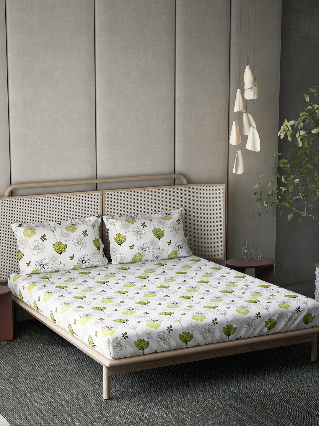 

DDecor Green & White Floral 144 TC Pure Cotton King 2 Bedsheet With 4 Pillow Covers